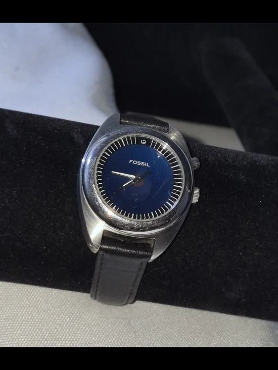 Fossil Blue Dial 31 mm Stainless Watch AM-3551 100m with Black Leather Strap - Picture 2 of 7